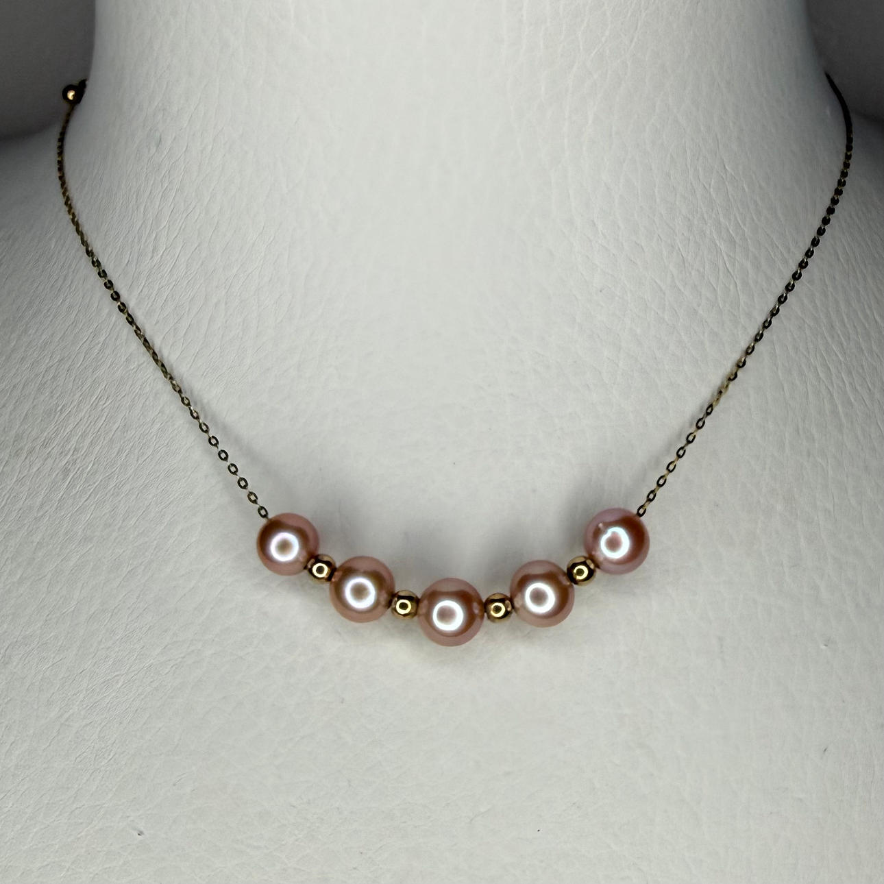 PEARL NECKLACE in gilt silver.