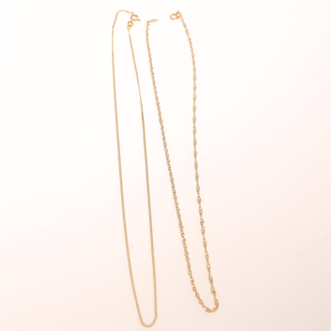 KEDJOR, 2 stycken, 18k guld.