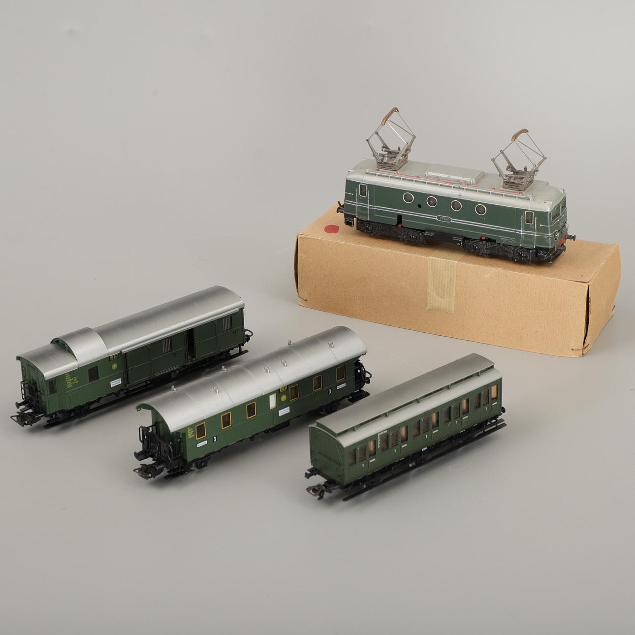 MÄRKLIN, lok med vagnar, 1900-talets andra hälft.