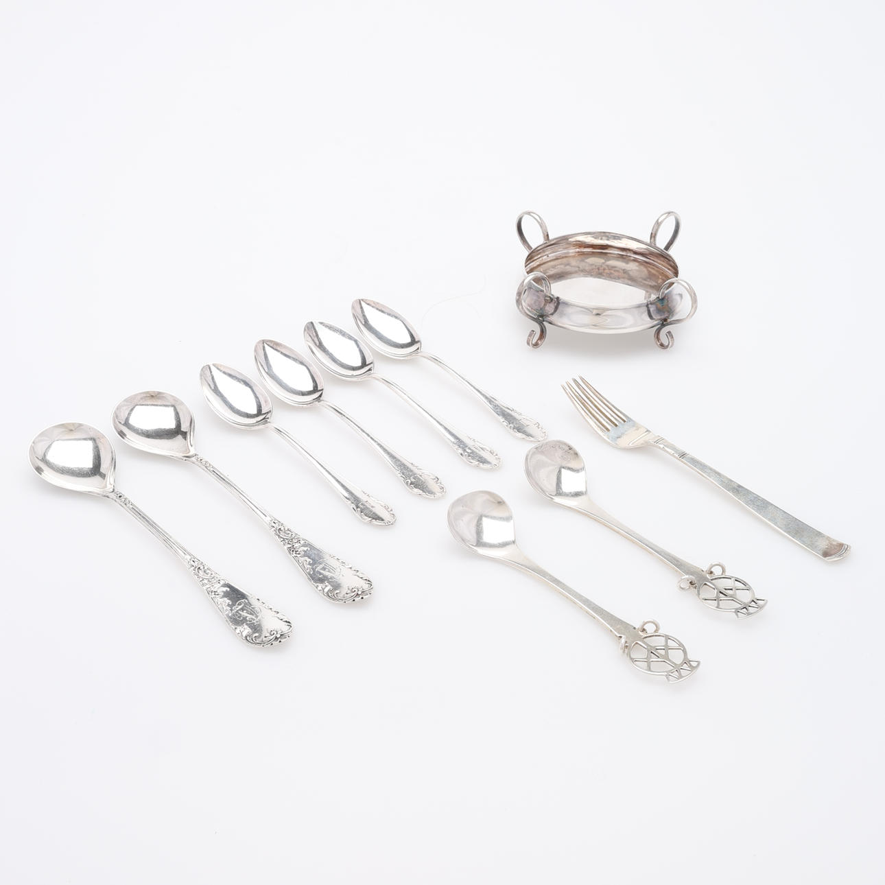 SILVER OBJECTS, 10 PIECES, spoons, fork and stand, total 210 g.