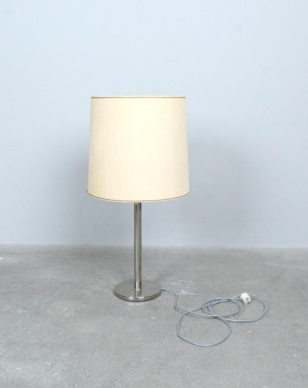 Large table lamp with chrome base from the 1970s.