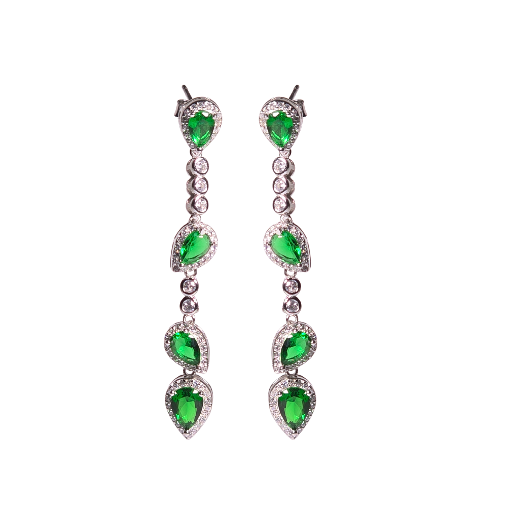 LONG EARRINGS IN SILVER AND QUARTZ.