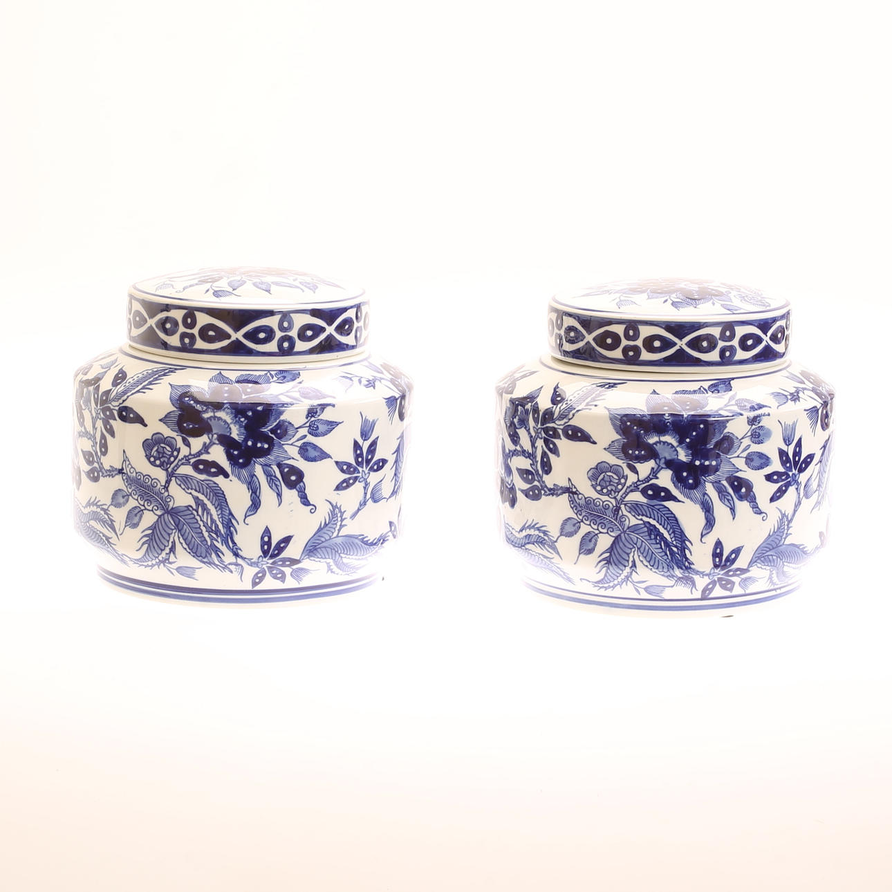 LOCKURNOR, 2 stycken, porslin, orientaliska, samtida.