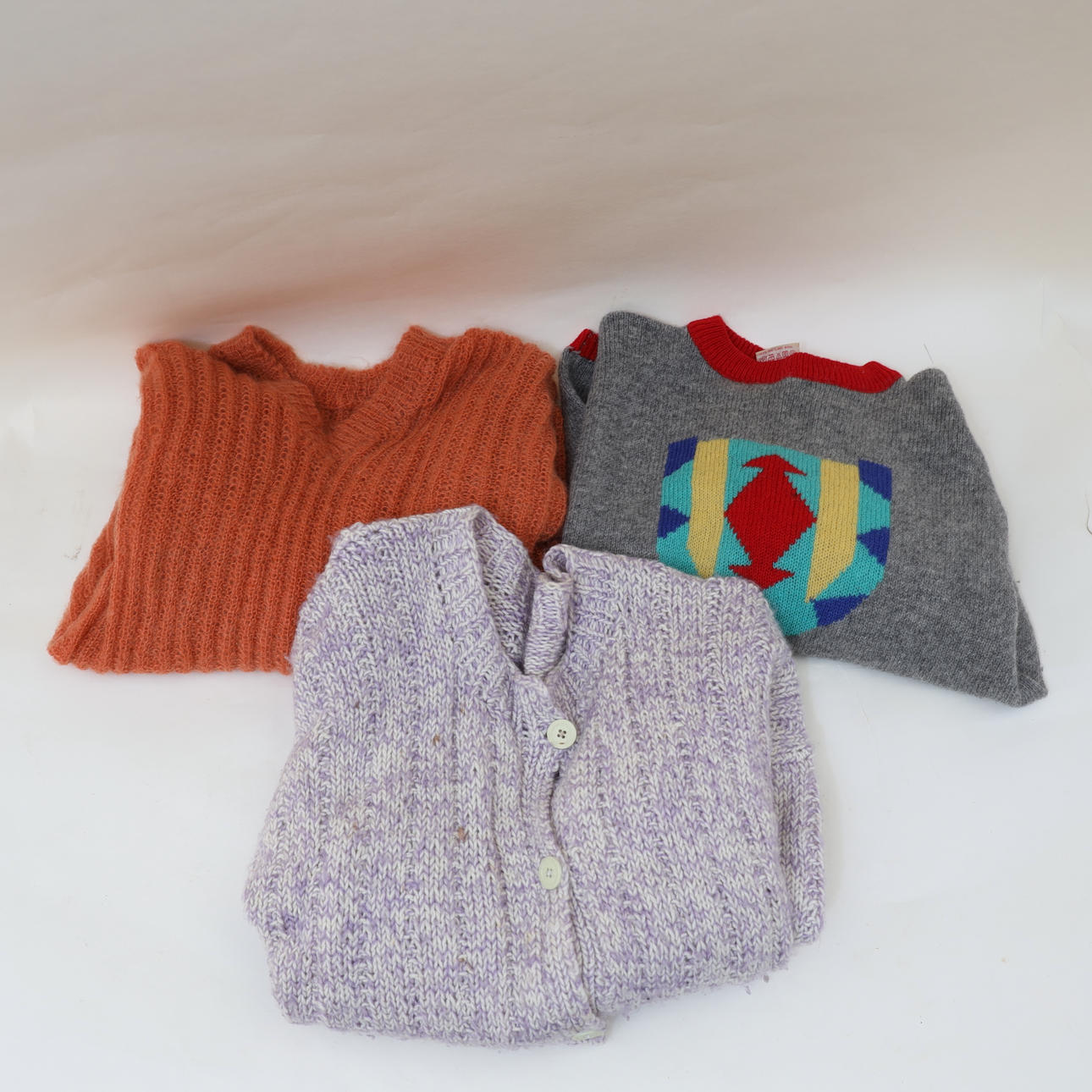 KNITTED SWEATERS 3PCS.