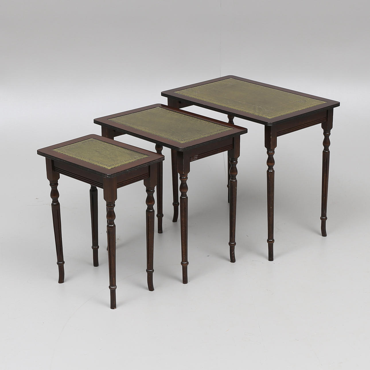 SATSBORD, 3 delar, England, 1900-talets andra hälft.