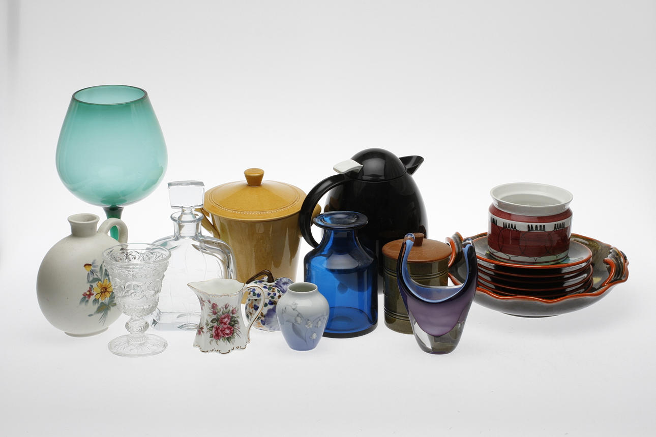 KERAMIK och GLAS, bl.a. "Picknick" Rörstrand, Reijmyre, 1900-tal.