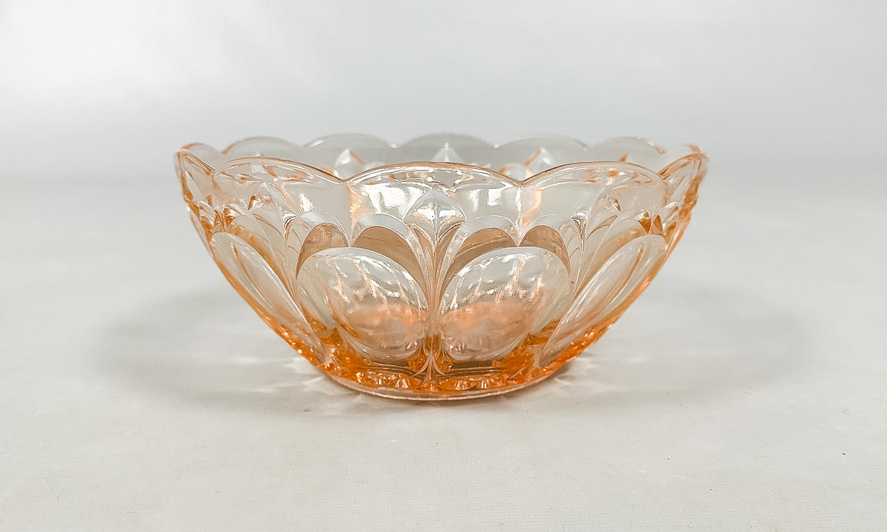 SKÅL, uranglas, 1900-talets första hälft.