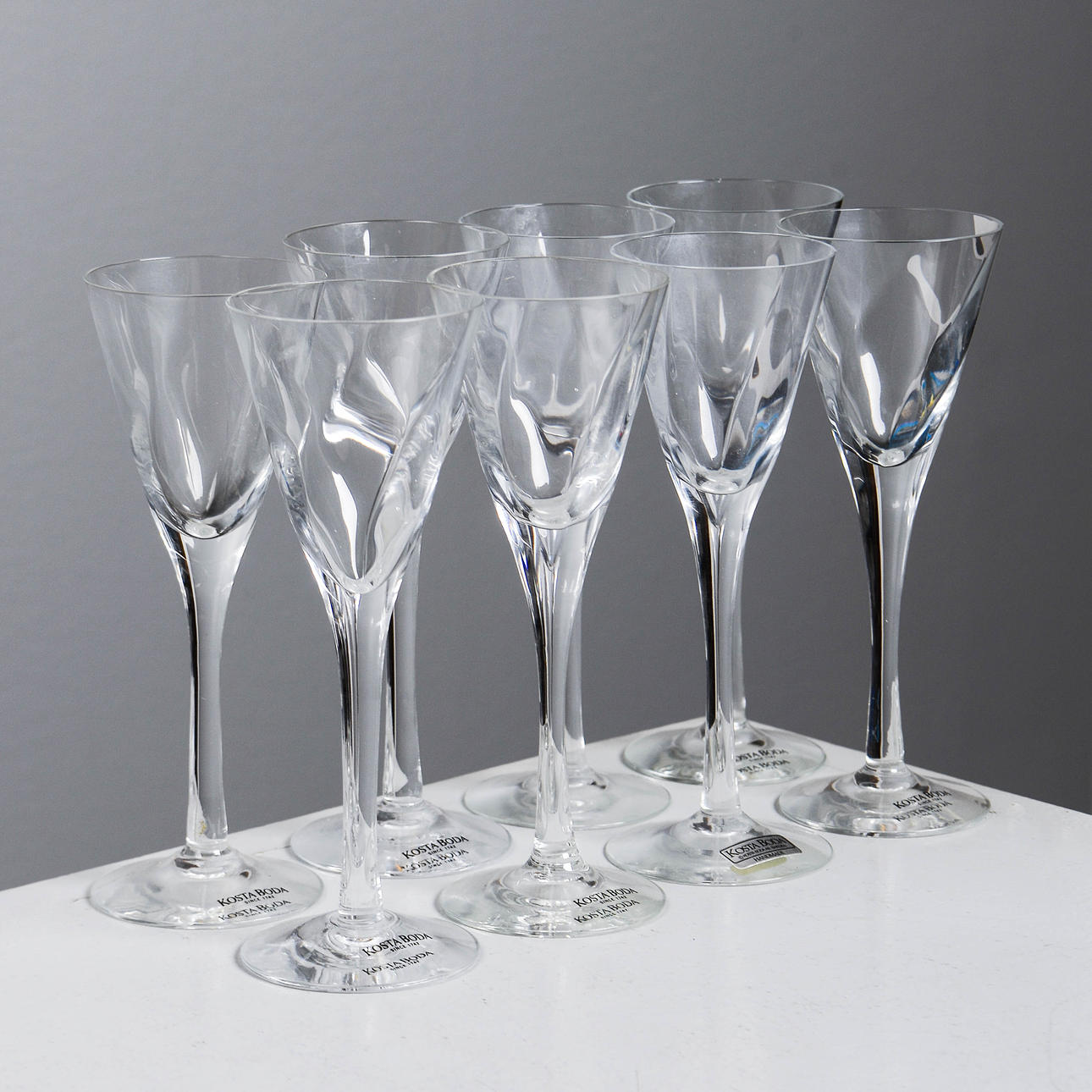 BERTIL VALLIEN. Snapsglas, 8 st, "Chateau".