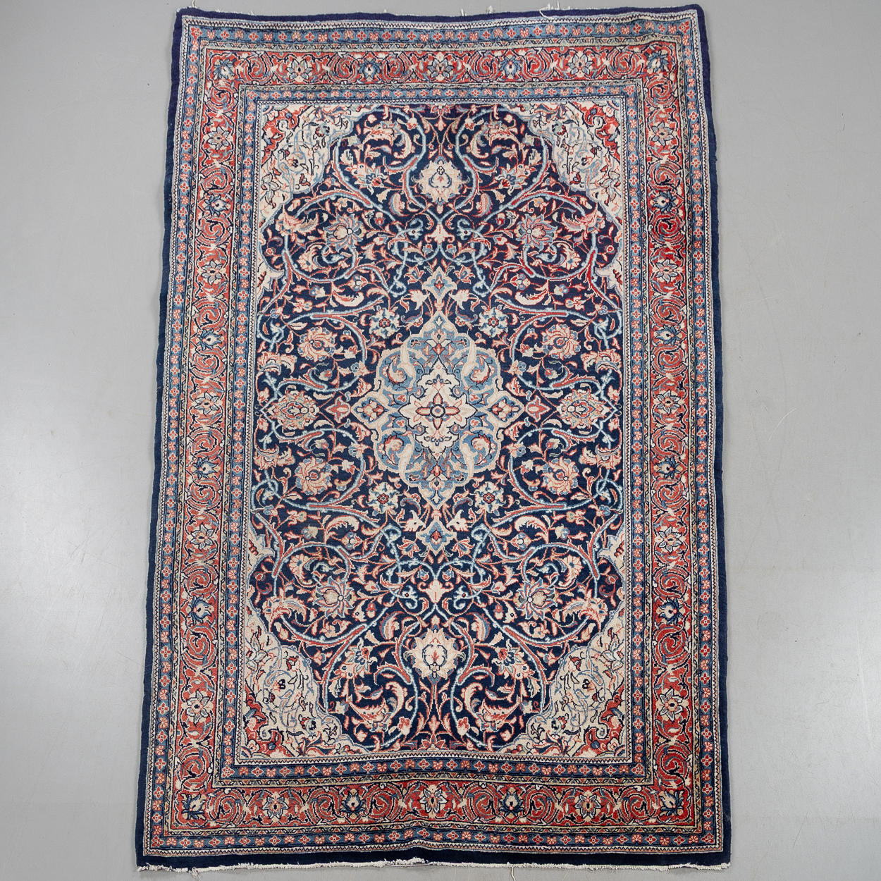 CARPET, Persian, ca 219 x 143 cm.