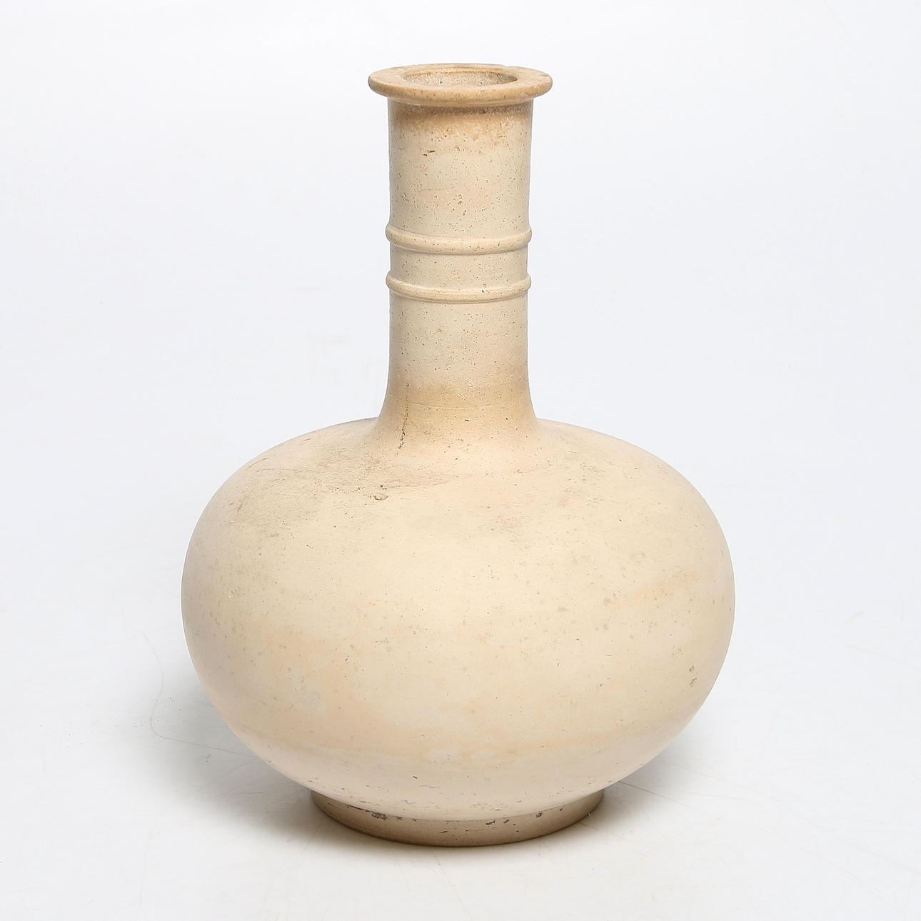 VATTENKARAFF, lergods, drejad av Alfred Johansson, omkring sekelskiftet 18/1900.