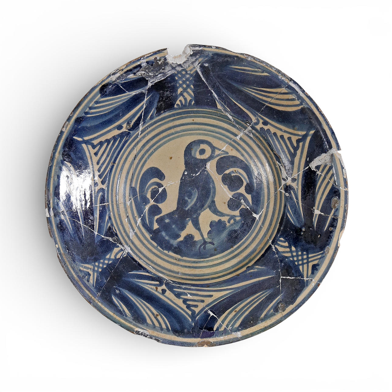 Catalan “de la corbata” earthenware dish, 17th Century.