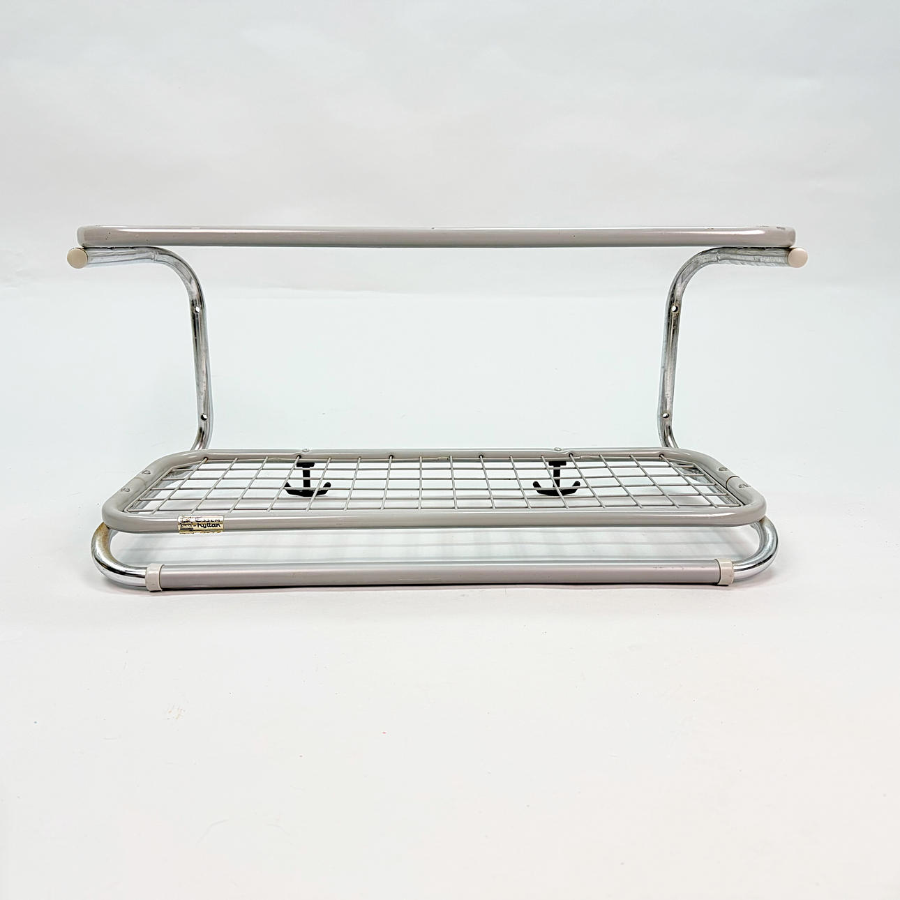 HATTHYLLA - Metal gray, industrial design.