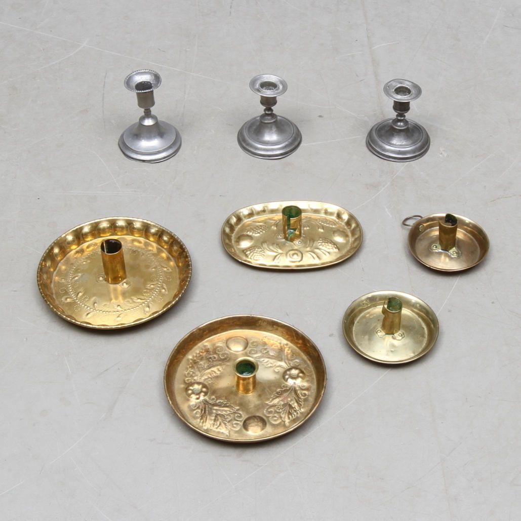 LJUSSTAKAR, 8 st, mässing och tenn, 1800 - 1900.