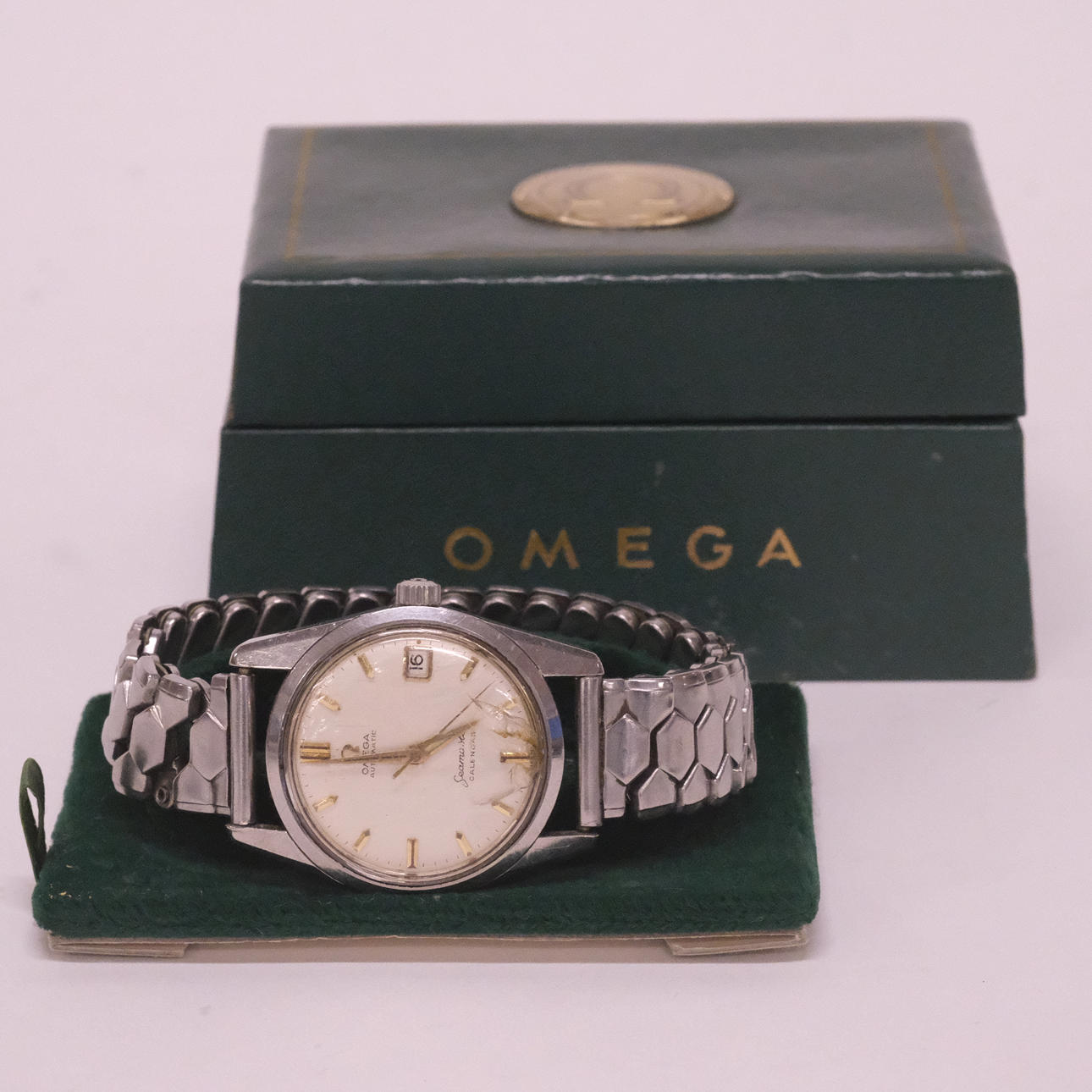 WRISTWATCH, OMEGA, SEAMASTER CALENDAR, AUTOMATIC, 1960S.