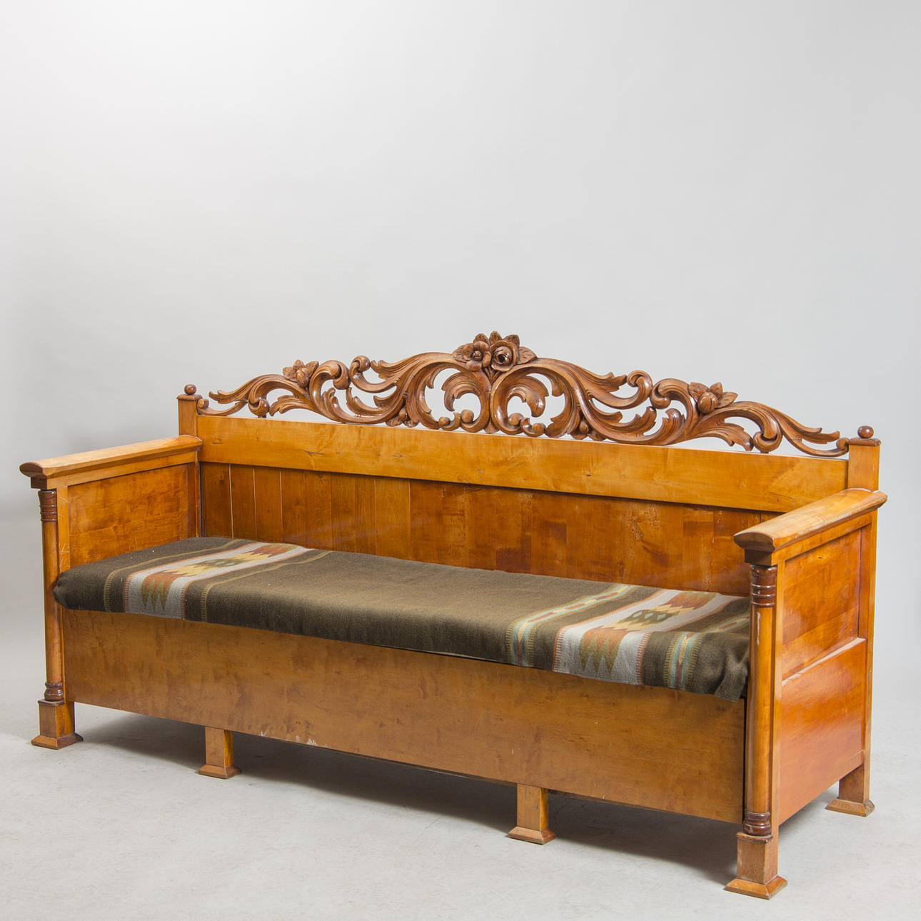 SOFFA, björk, senempire.