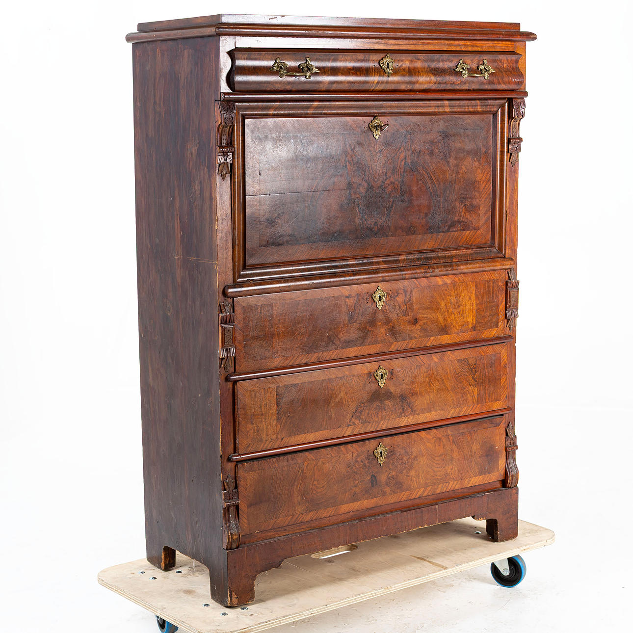 CHIFFONJE, Nyrenässans, sekelskiftet 1900.