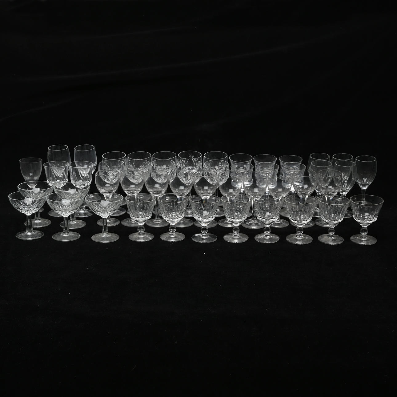SERVING GLASS 49 pieces, different varieties.