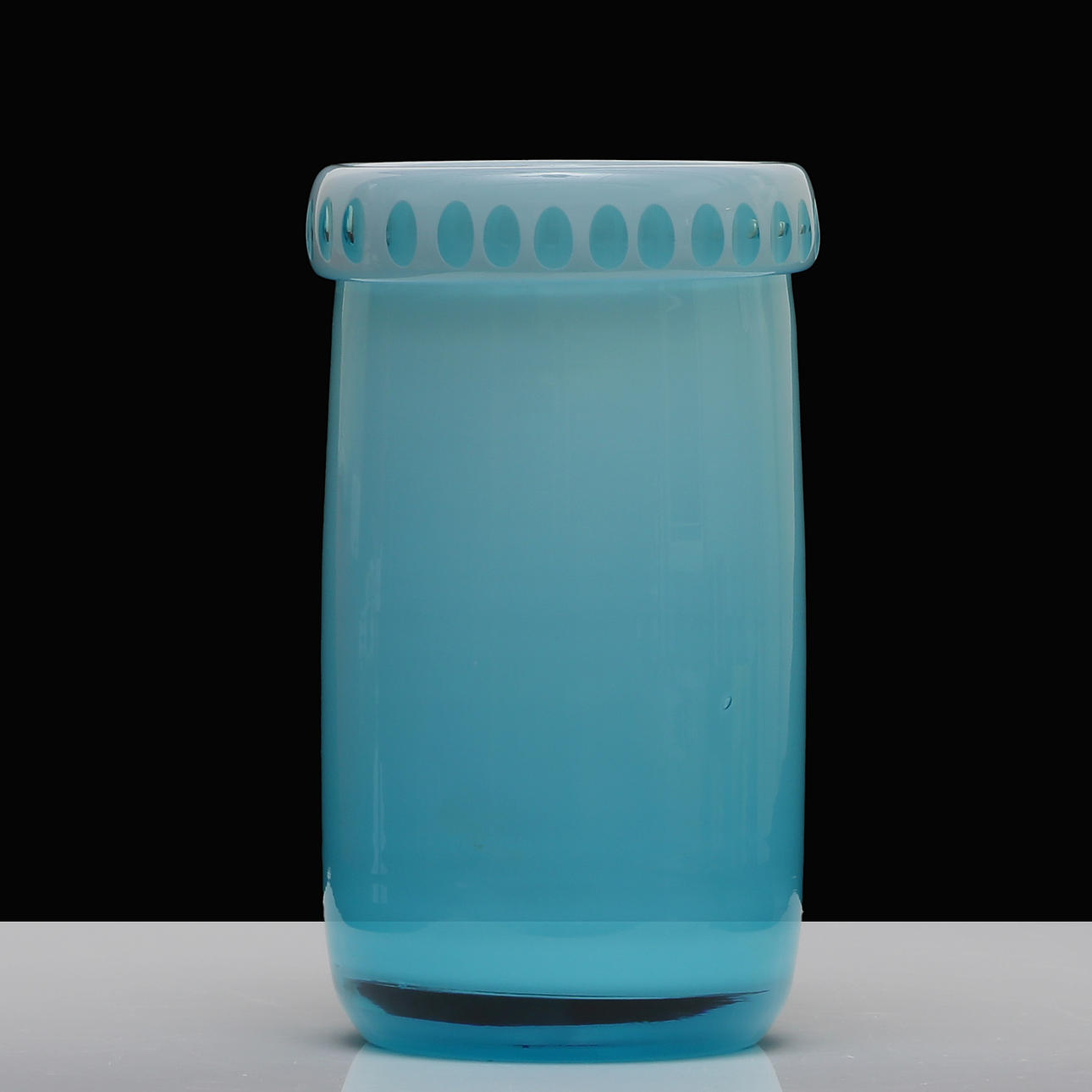 RUNE BEACH, VASE, SEA STUDIO, SIGNED.