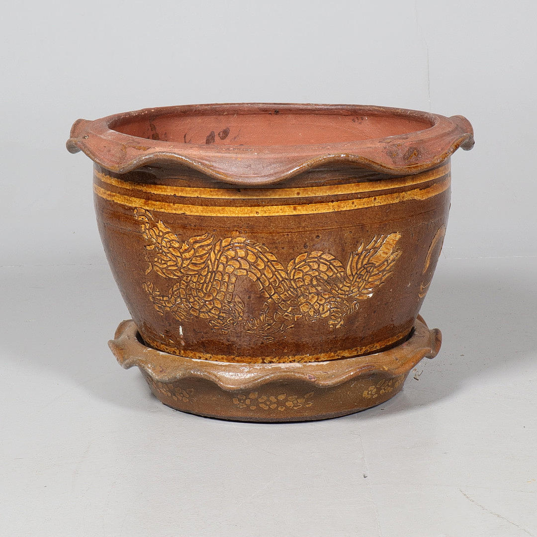 OUTER LINING and SAUCER, ceramic.