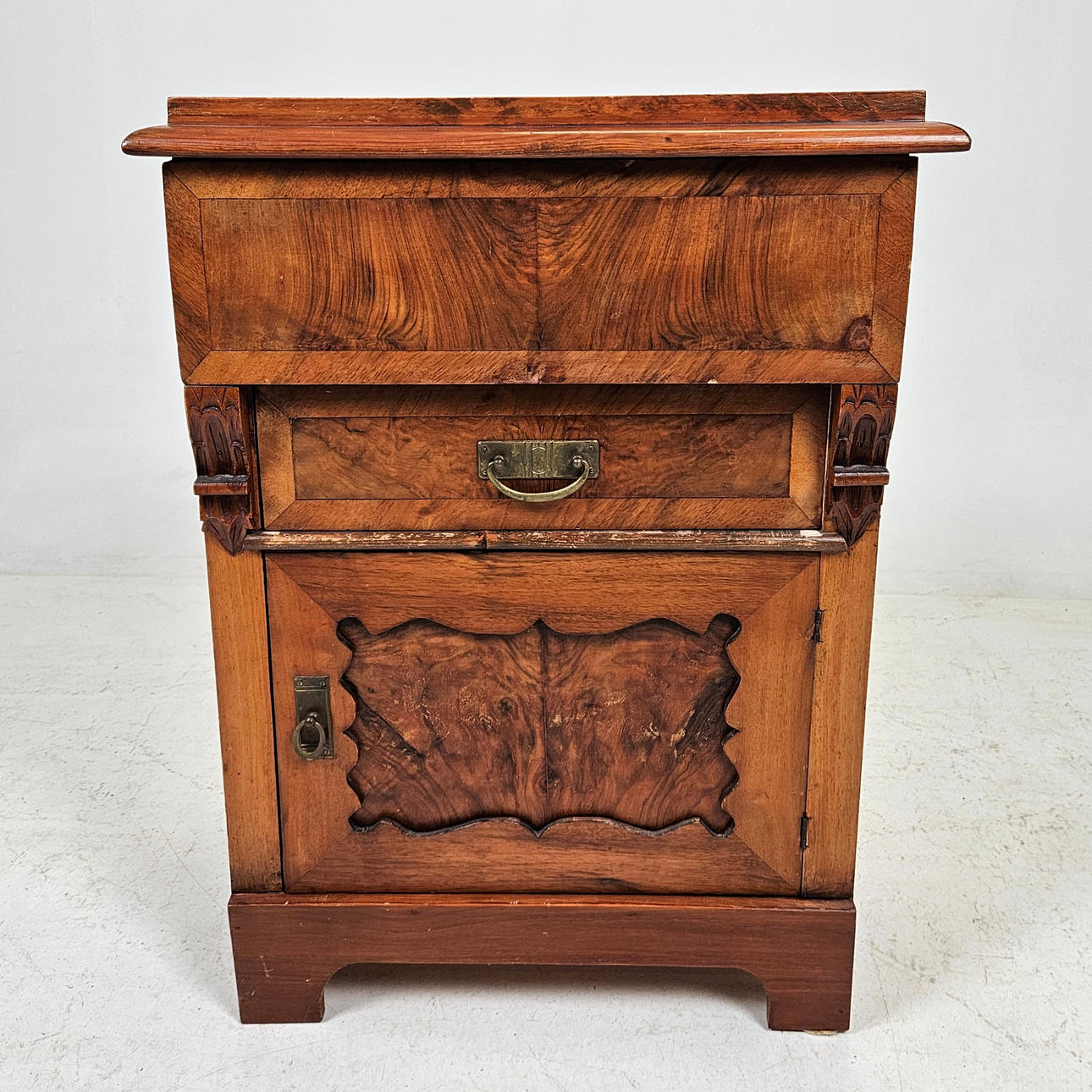 KOMMOD, sent 1800-tal.