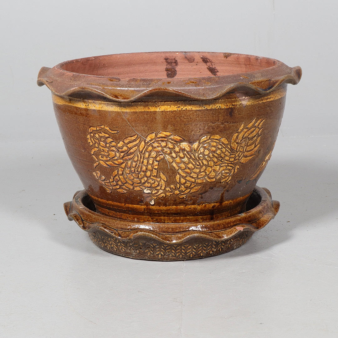 OUTER LINING and SAUCER, ceramic.