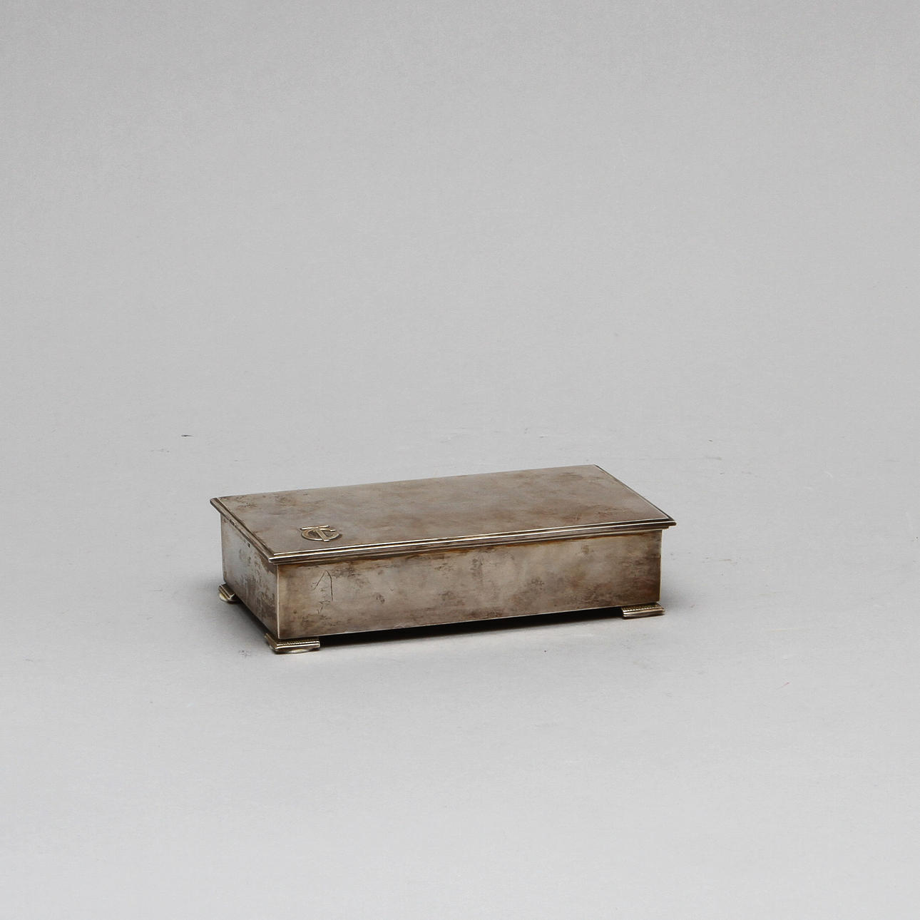 CIGARRETUI, sterlingsilver. Atelier Borgila, Stockholm 1930. Totalvikt ca 570 gram.