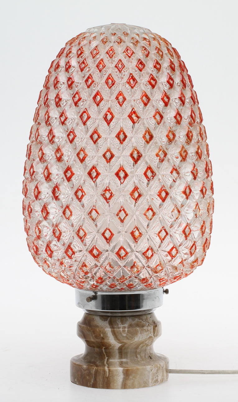 BORDSLAMPA; glaskupa på stensockel, 1900-tal.