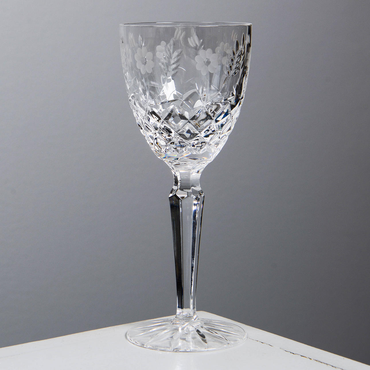 WHITE VNSGLAS, “Haga”, 11 pcs, Tablecloth.