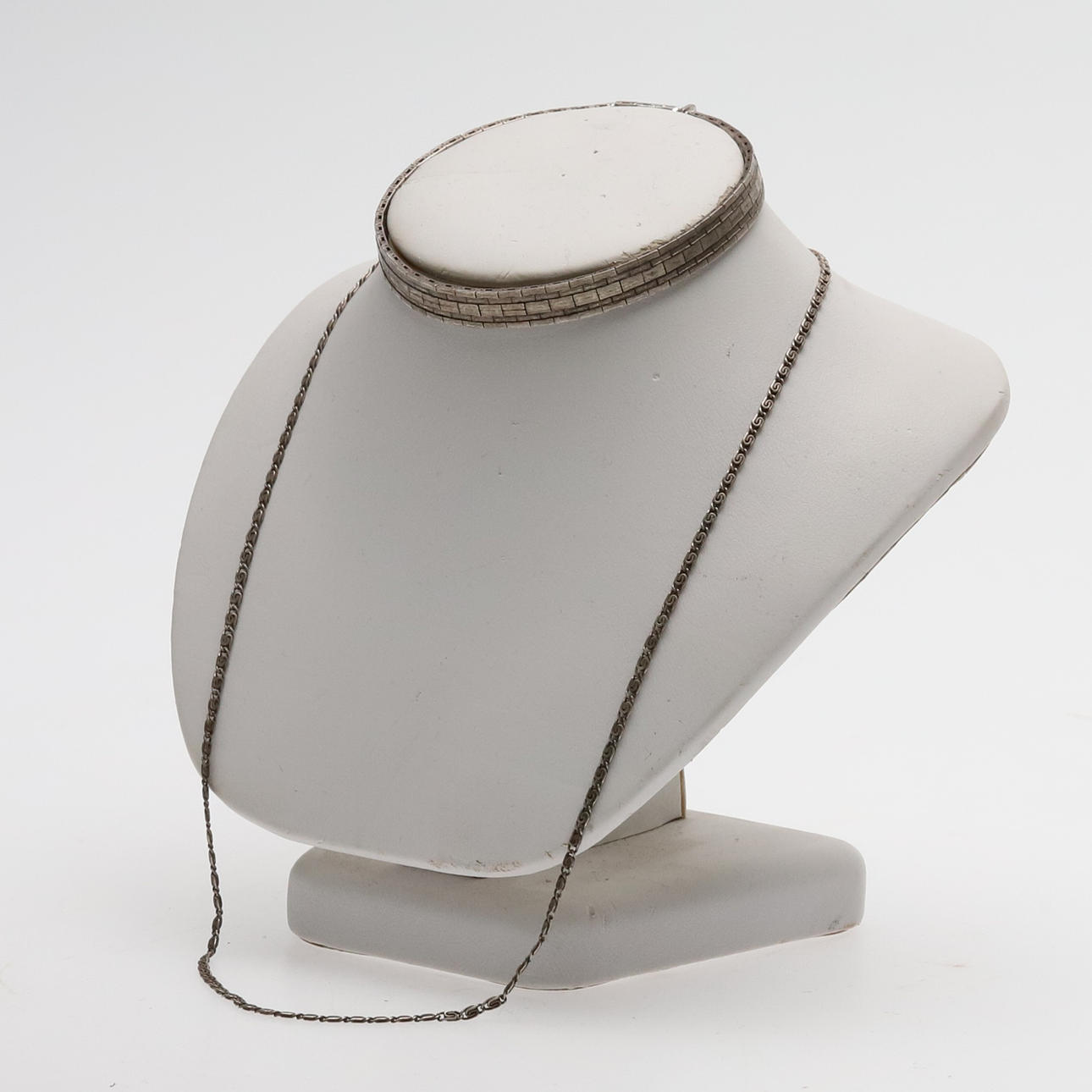 Necklace & bracelet, silver.