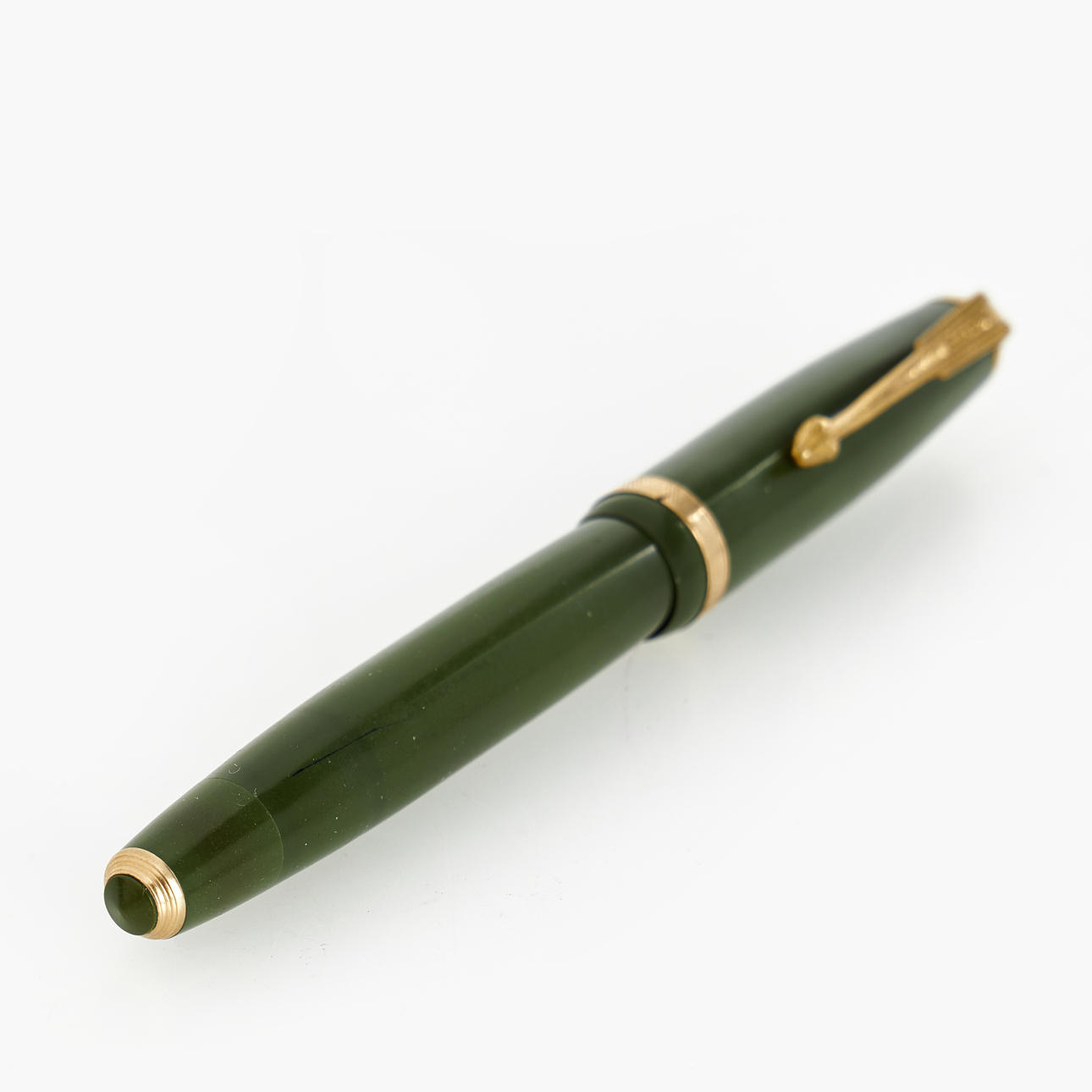 PARKER, “Duofold NS”, 1940s fountain pen, olive green, pin in 14k
