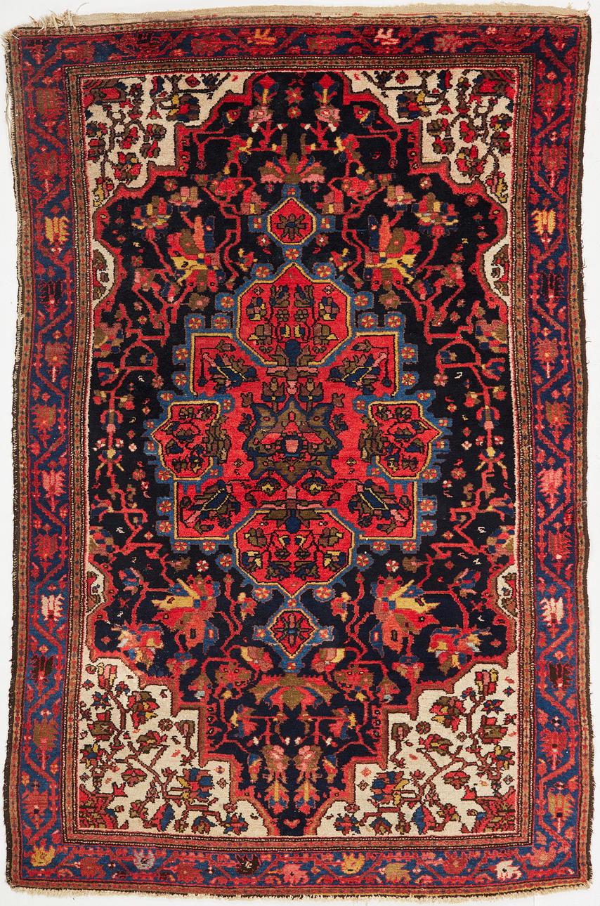 ORIENTMATTA. Västpersisk, semiantik, ca 210x137 cm.