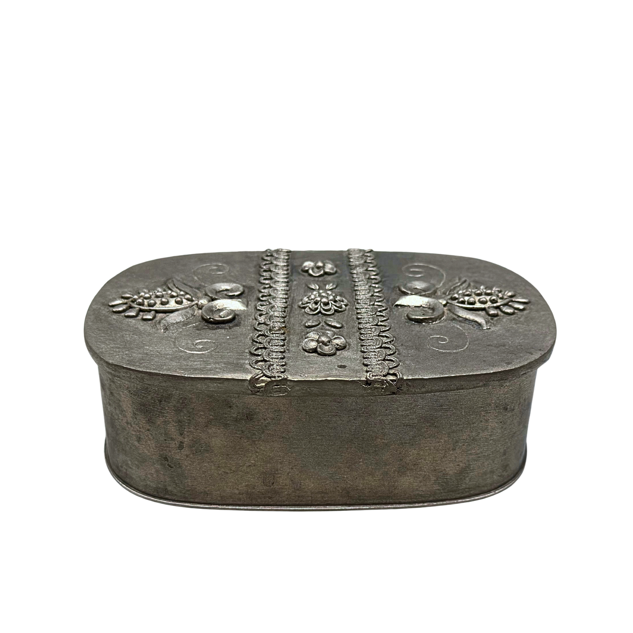 95% TIN BOX WITH DECORATED LID.