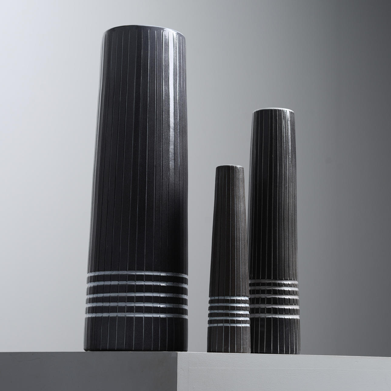 INGRID ATTERBERG. "Vinga", vaser, 3 st, Upsala-Ekeby, 1955-57.