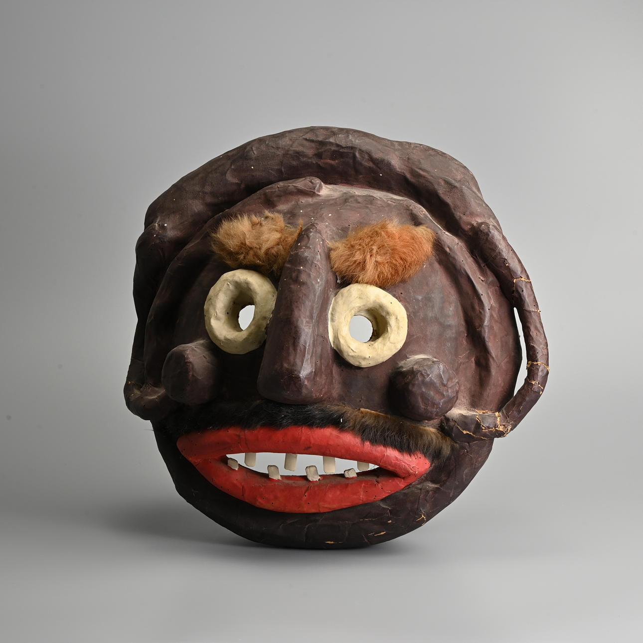 A TRADITIONAL KOREAN THEATRICAL MASK, 20TH CENTURY. Art - Other - Auctionet