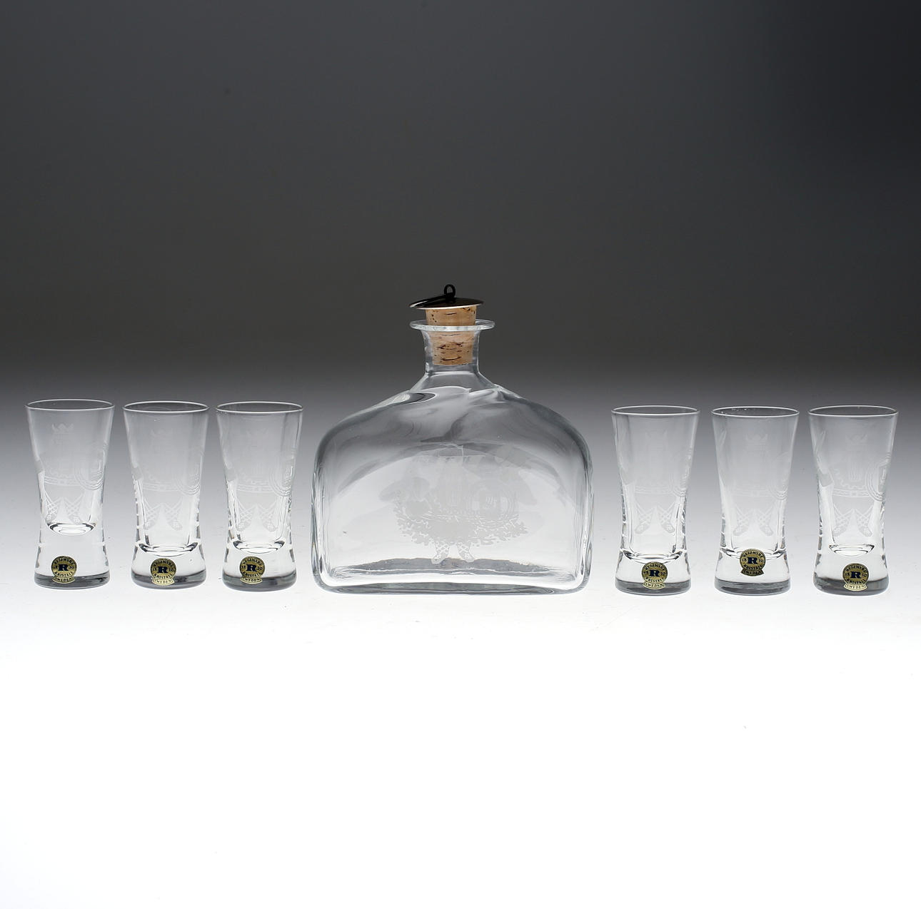 KARAFF MED SNAPSGLAS, 6 st, Reijmyre, 1900-talets andra hälft.