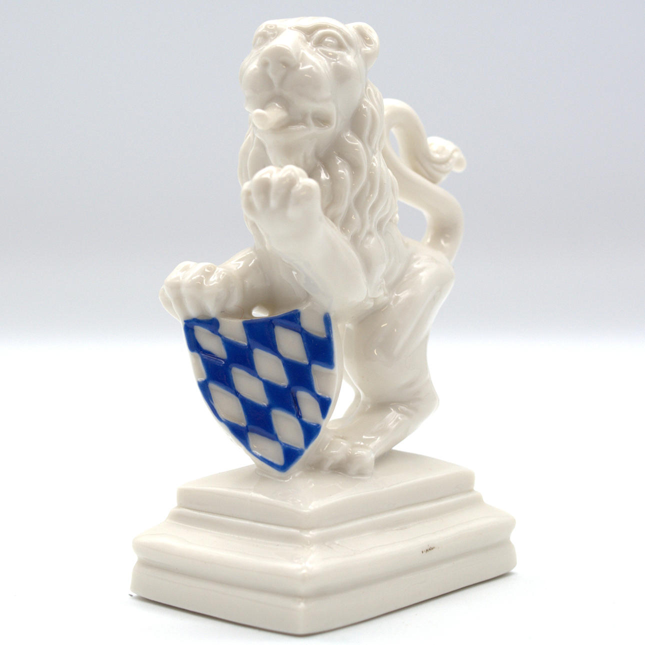 AUGUST GÖRING. FOR NYMPHENBURG PORCELAIN FIGURE “BAVARIAN LION