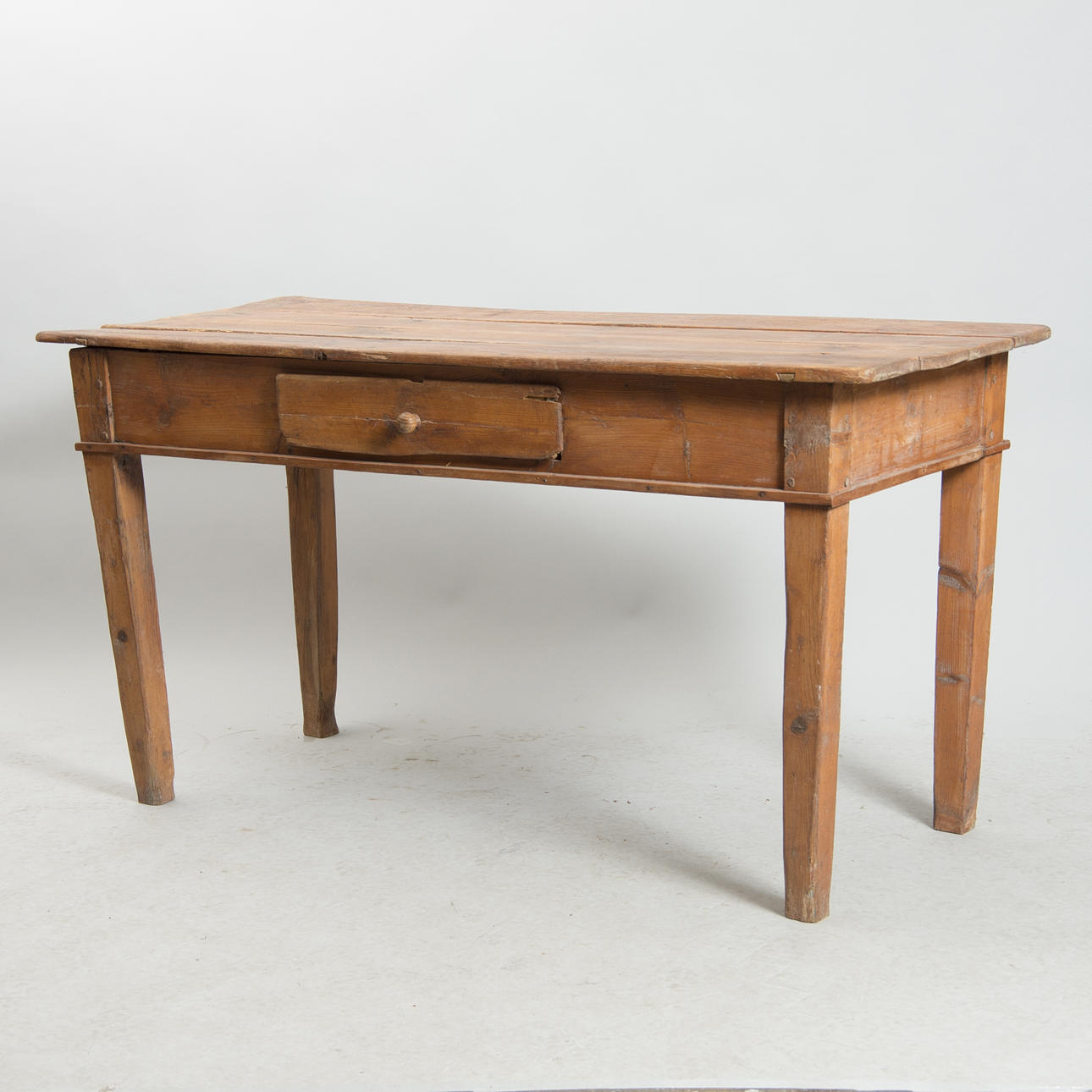 BORD MED LÅDA, fur, 1800-tal.