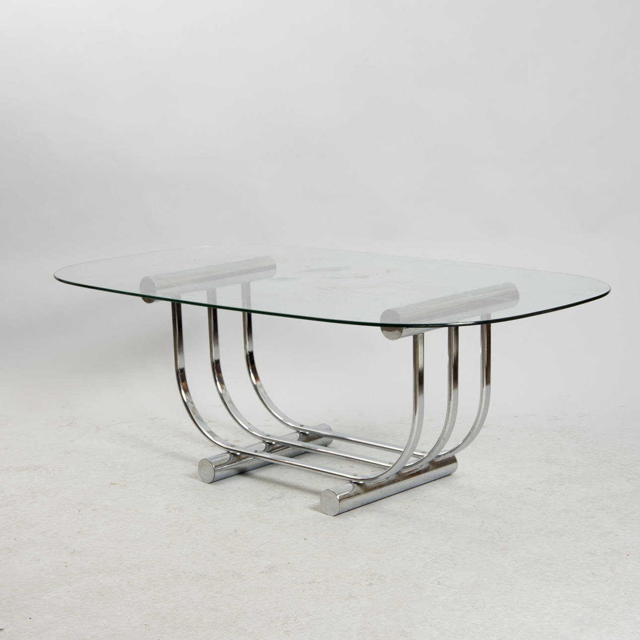 SOFFBORD, glasskiva med kromat underrede, 1900/2000-tal.