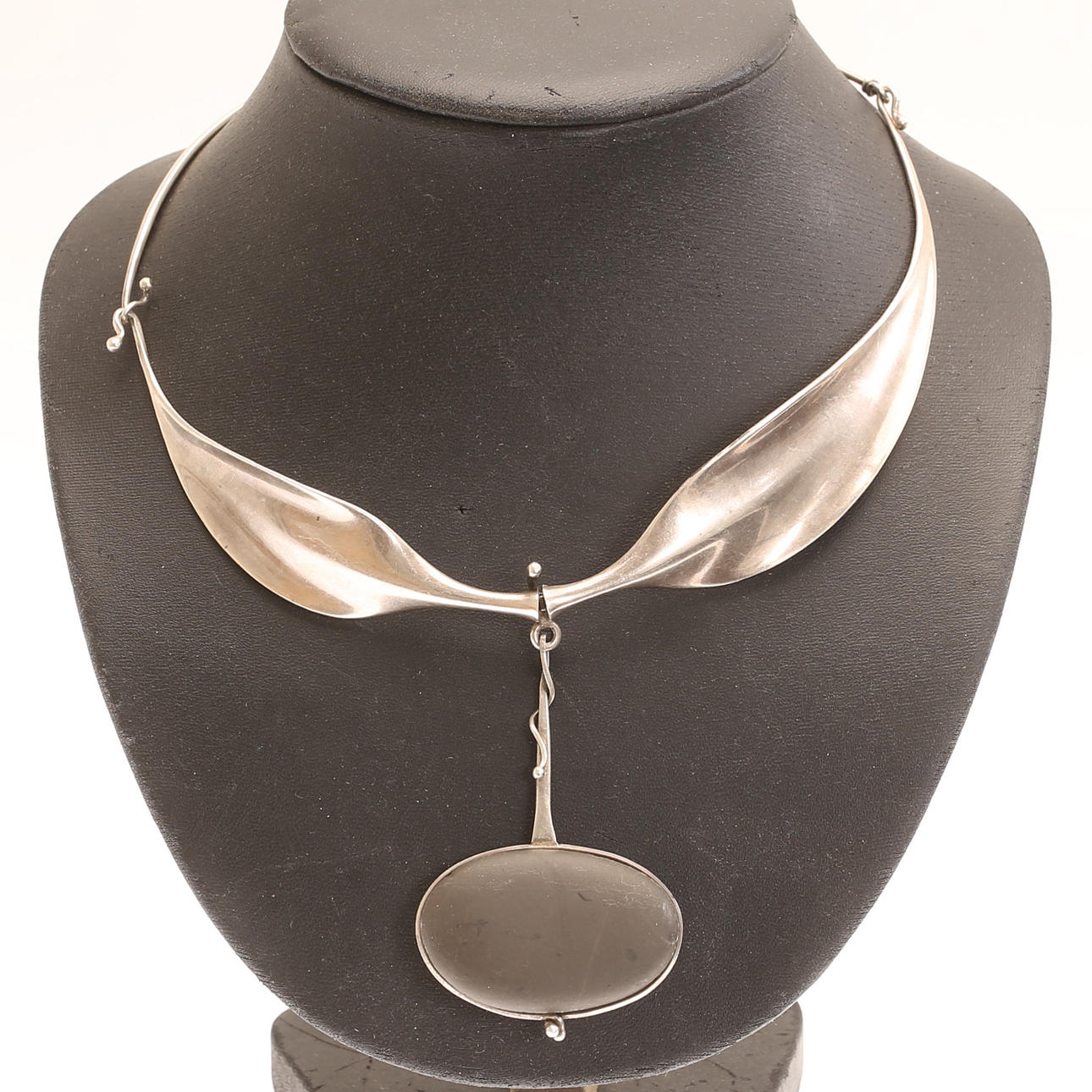 VIVIANNA TORUN BÜLOW-HÜBE. A necklace with pendant, own workshop ...