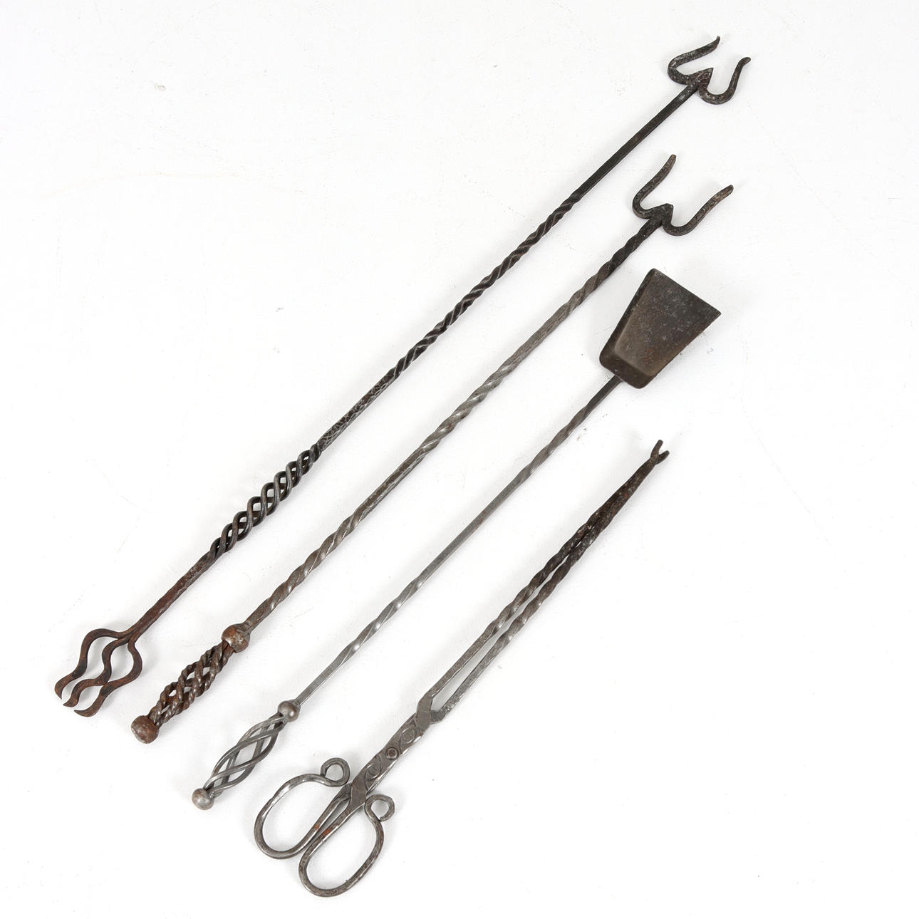 FIREFIGHTING TOOL, 4 pieces, forging. Shovel, pliers, fire forks. The ...