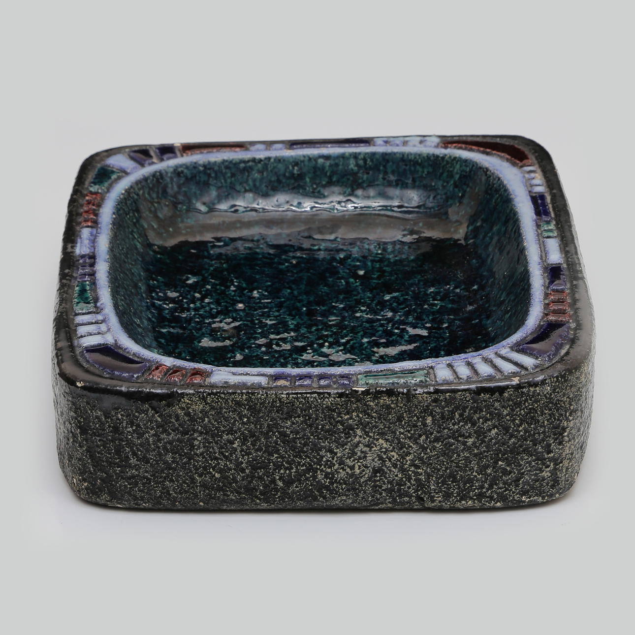 EVA HELLBOM) 1920-2009) BARREL, STONEWARE “CERAMIKFABRIKEN” SIGNED.