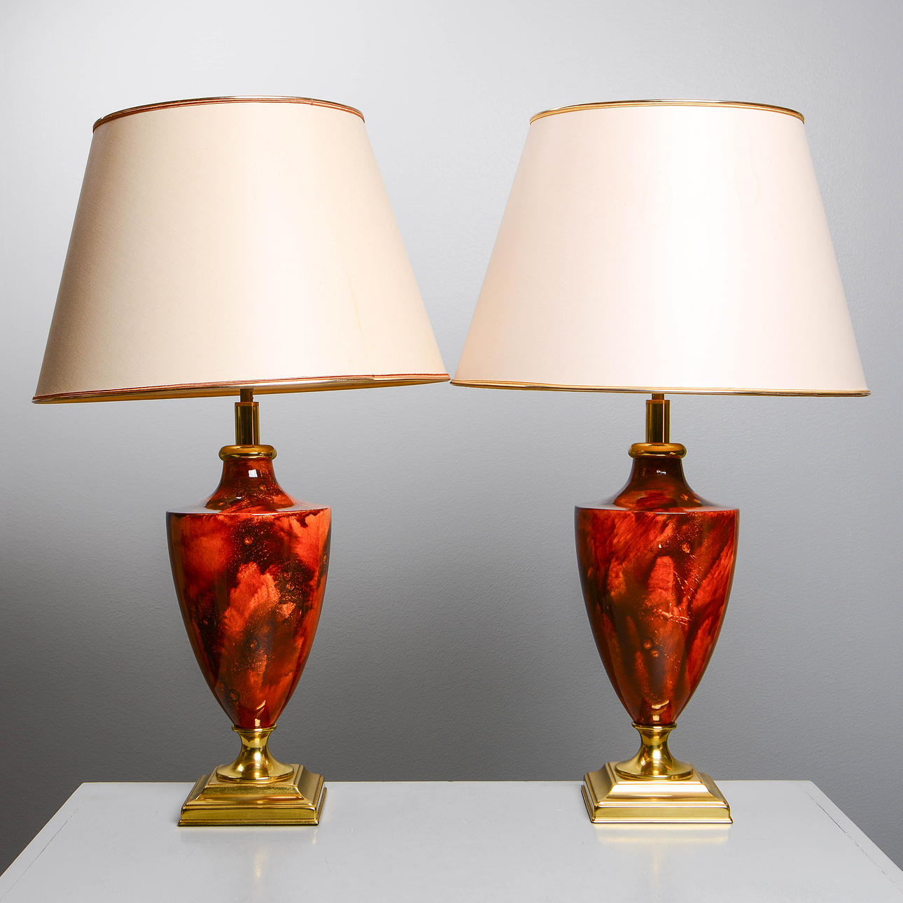 BORDSLAMPOR, 2 st, Le Dauphin, Frankrike.