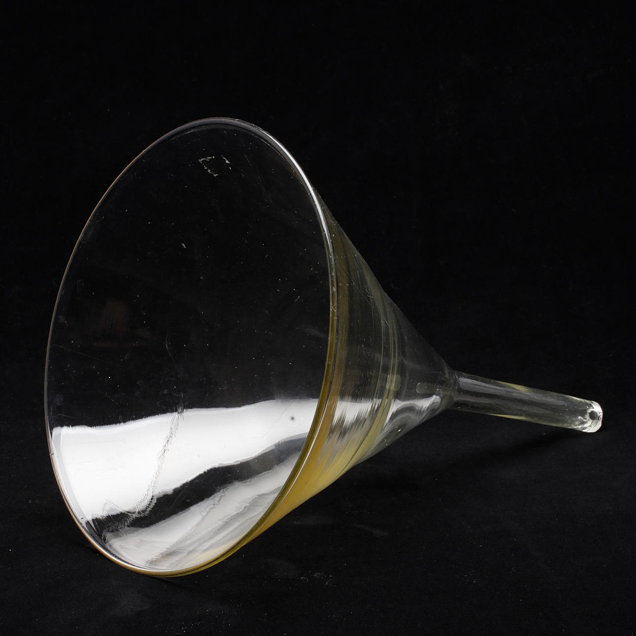 TRATT i glas, 1900-talets första hälft.