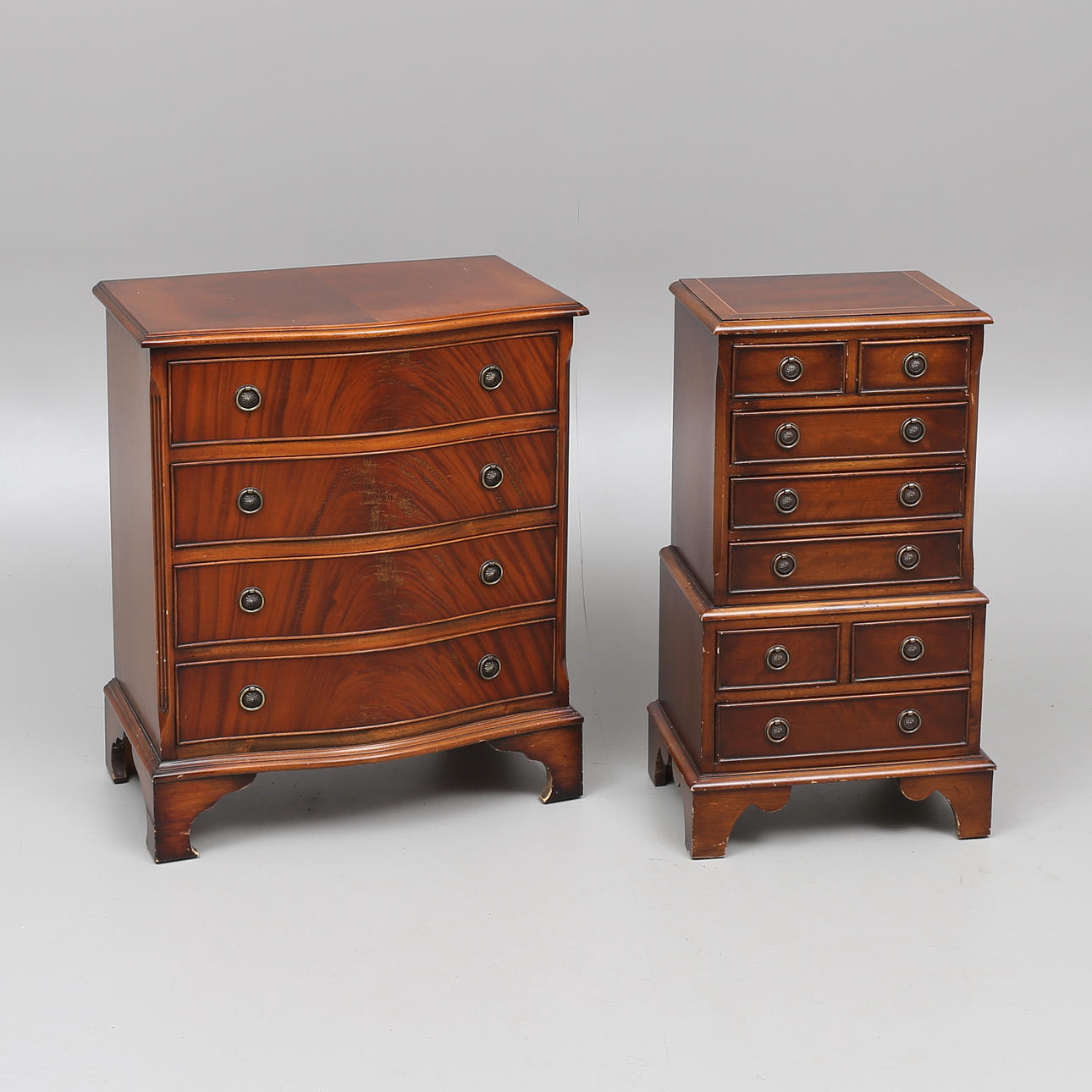 BYRÅAR, 2 st, engelsk stil, 1900-tal.