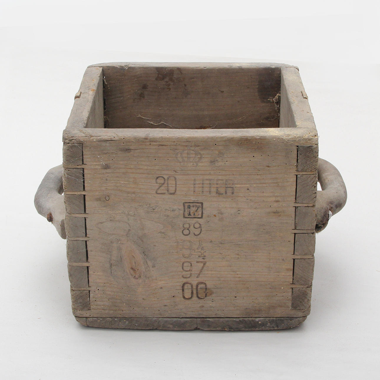 DIMENSIONS, wood, 20 liters.