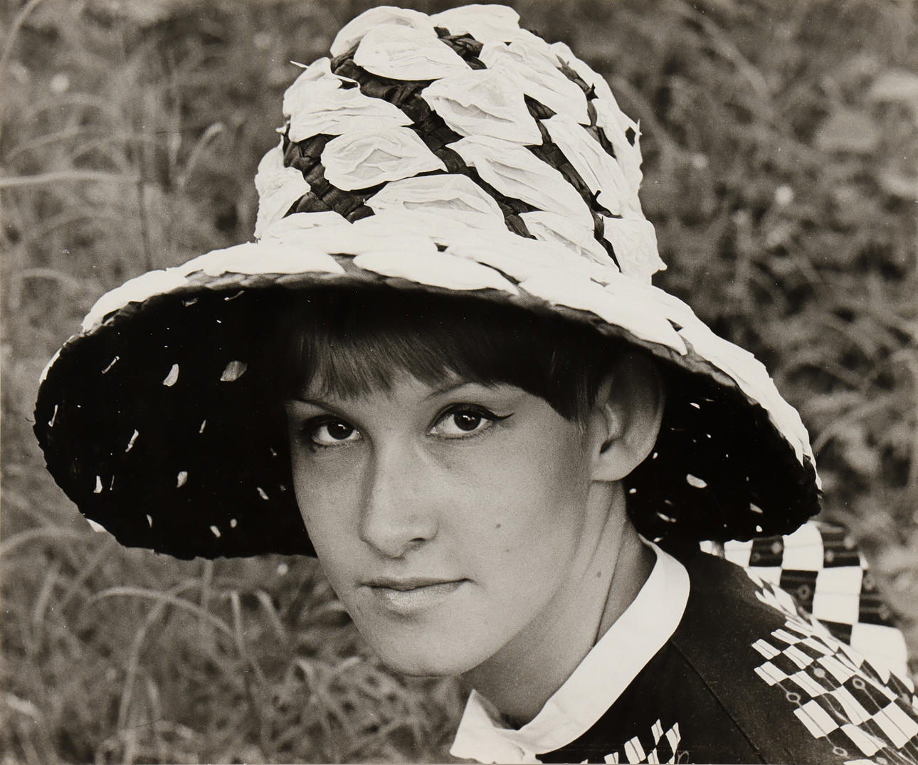 NILS-ERIK WIKEBÄCK. Model in hat.