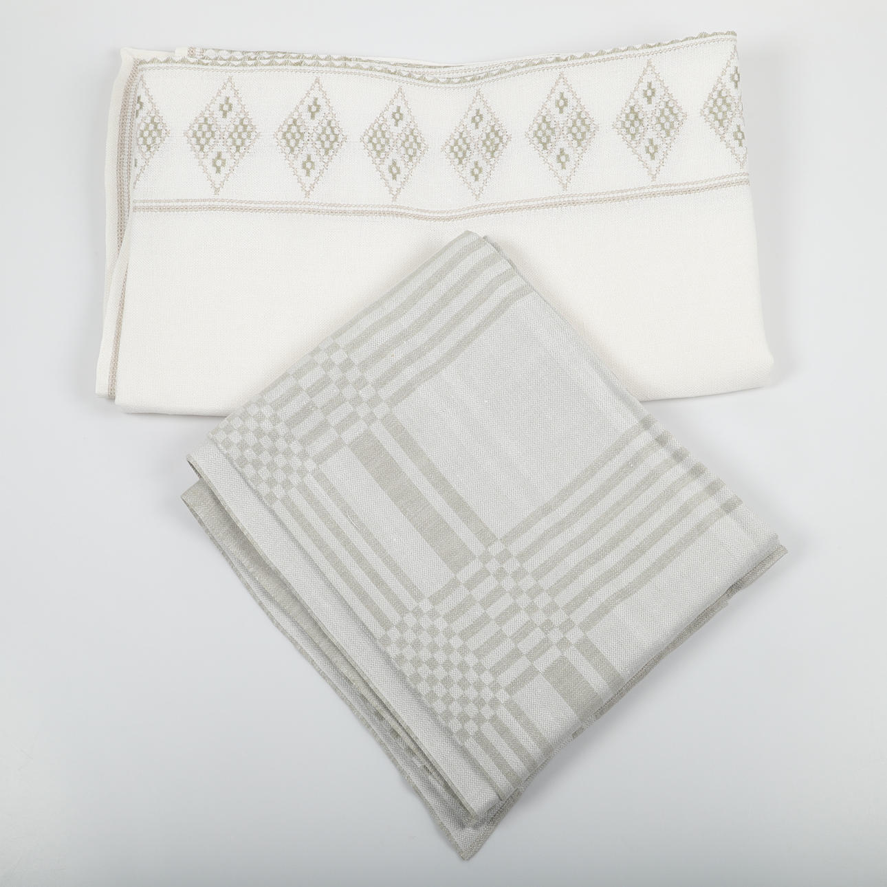 DUKAR, 2 stycken, linne/broderad, 1900-tal.