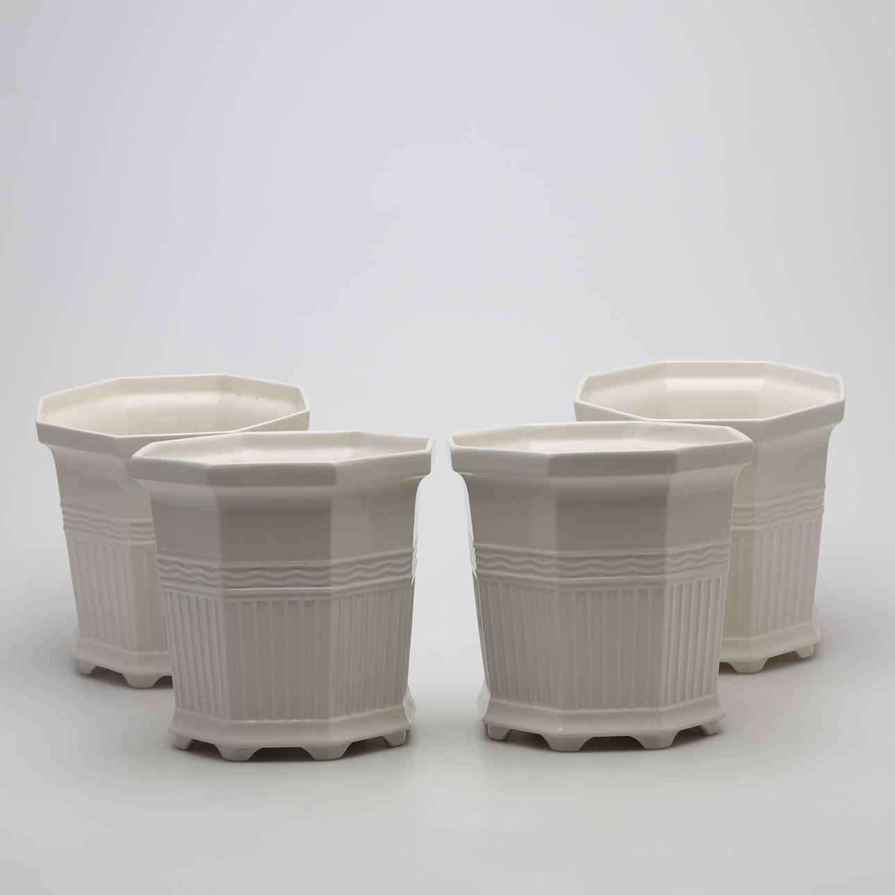 PRINS EUGEN. FOUR OUTER LINERS, Rörstrand and Gustavsberg.