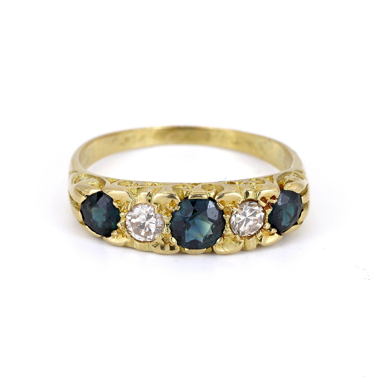 18CT GOLD SAPPHIRE AND DIAMOND SET RING.