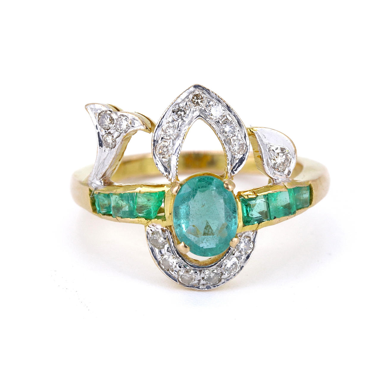 ART DECO 18CT EMERALD & DIAMOND SET RING.